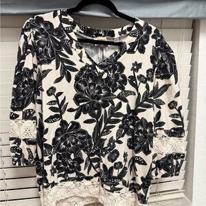 Elie Tahari Black & White Floral Lace-Trim Pullover
